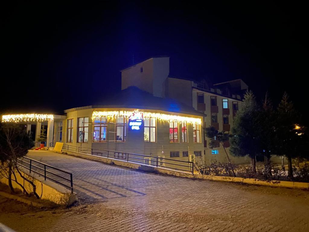 West Davraz Hotel Cobanisa Kültér fotó